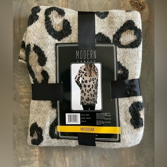 Modern Canvas Cozy Cardigan - Picture 3 of 4